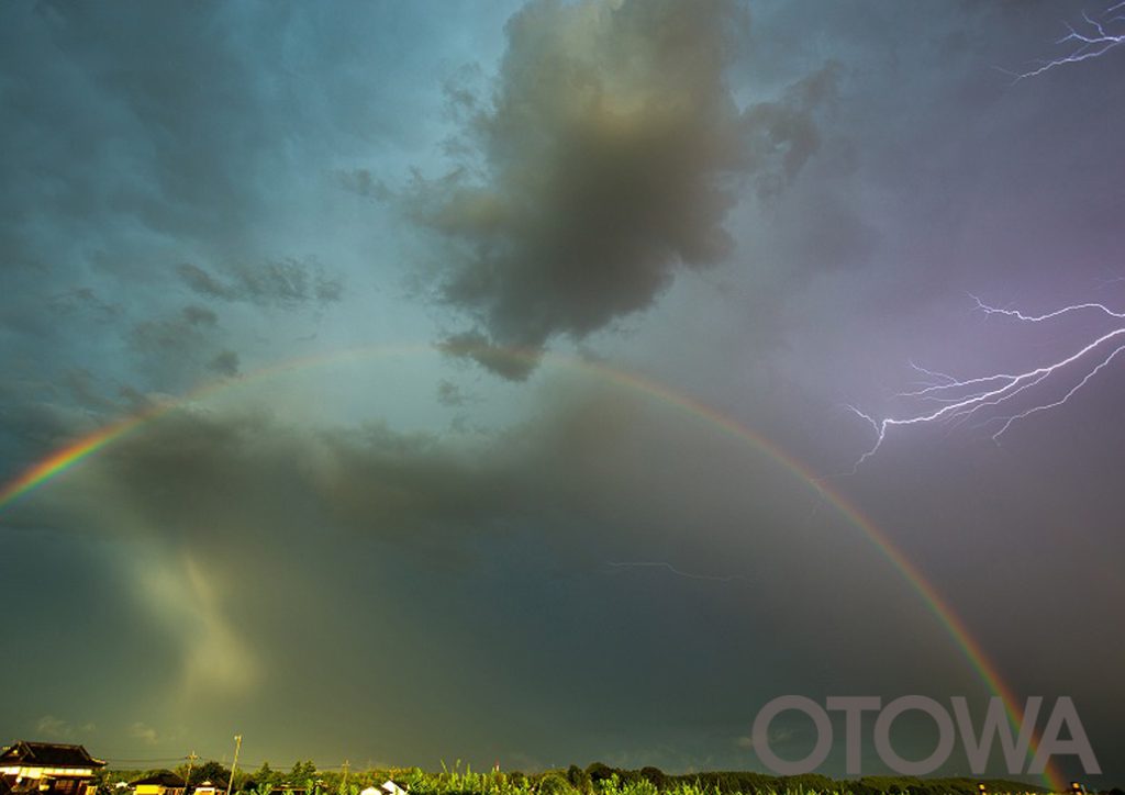 The 19th 雷写真コンテスト受賞作品 Fine Work -Pillar of light, rainbow and thunder-